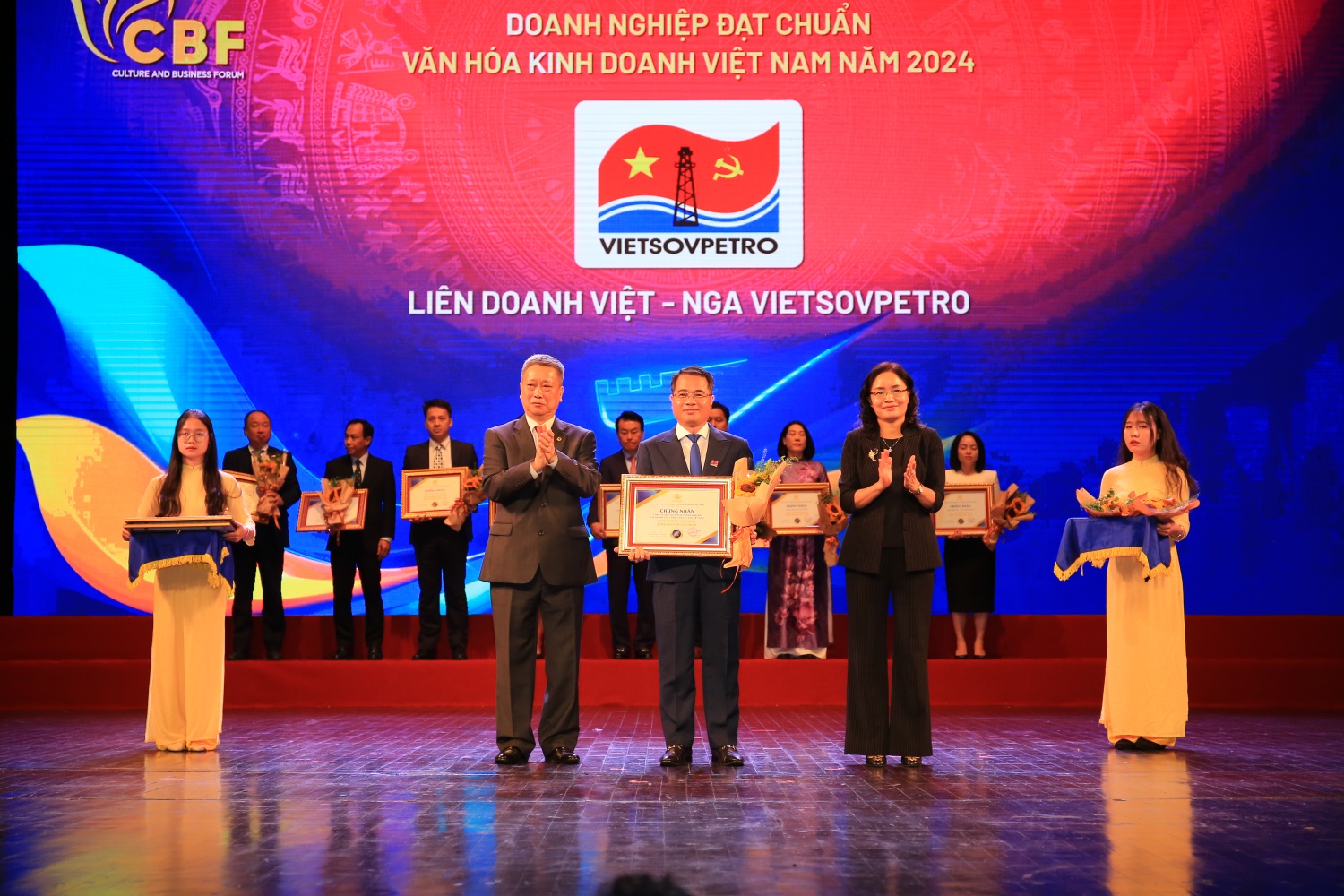 Petrovietnam có thêm 4 đơn vị đạt chuẩn văn hoá kinh doanh Việt Nam năm 2024