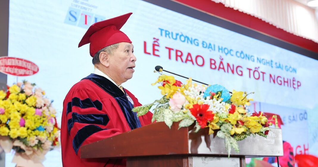 Trường đại học Công nghệ Sài Gòn tổ chức Lễ trao bằng tốt nghiệp năm 2024