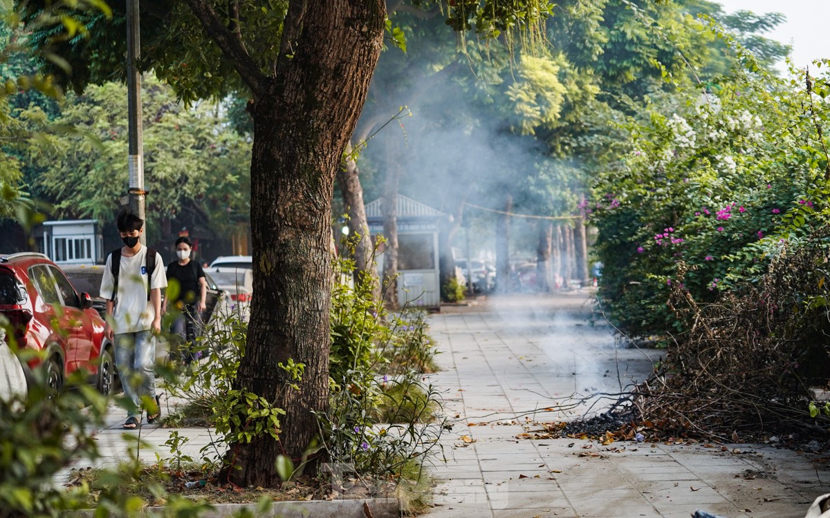 Bầu trời mịt mù, tại Tây Hồ ghi nhận mức ô nhiễm không khí cao ảnh 12