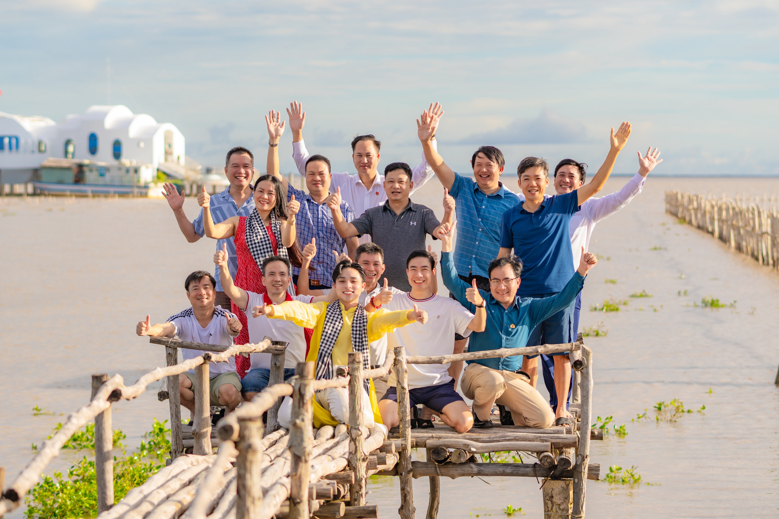 Anh Duy vượt hơn 15.000 km để 