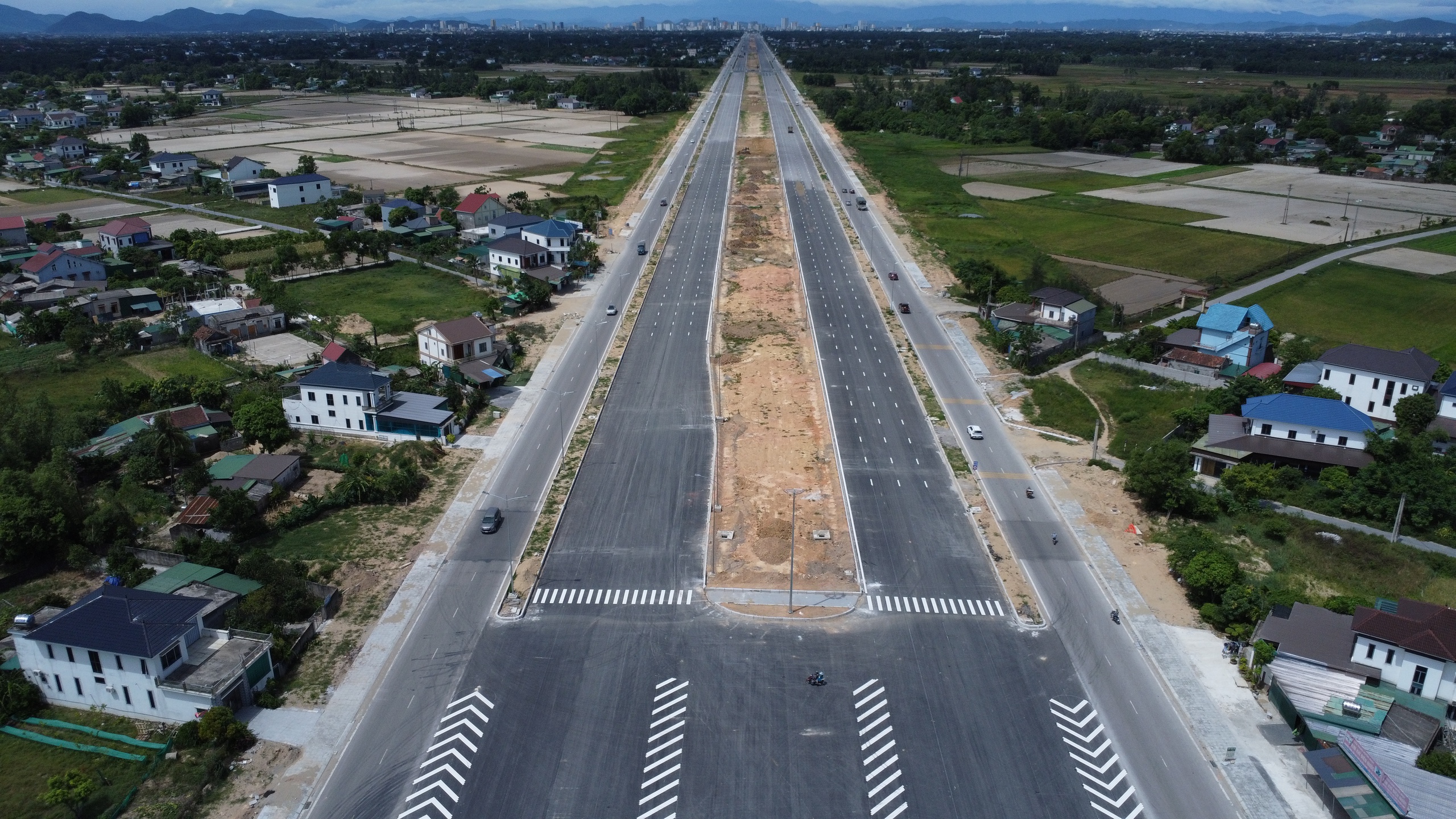 Chốt thời điểm tăng tốc độ tối đa trên đại lộ nối Vinh - Cửa Lò- Ảnh 3.