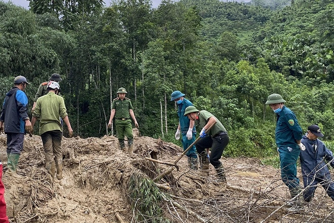 Lời nhắn gửi xúc động của một thầy giáo đến các em học sinh vùng lũ