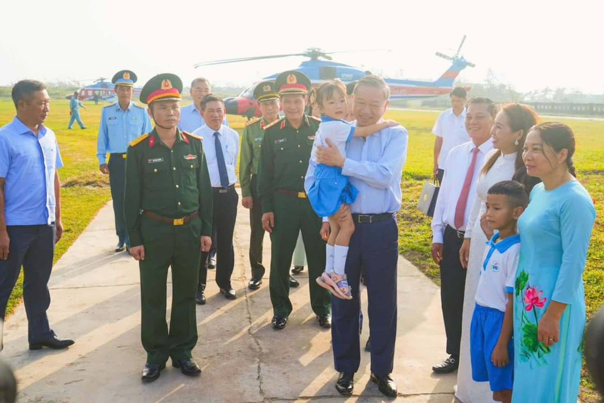 Tổng Bí thư: Xây dựng Bạch Long Vĩ thành pháo đài bảo vệ vùng biển, vùng trời Tổ quốc- Ảnh 4.