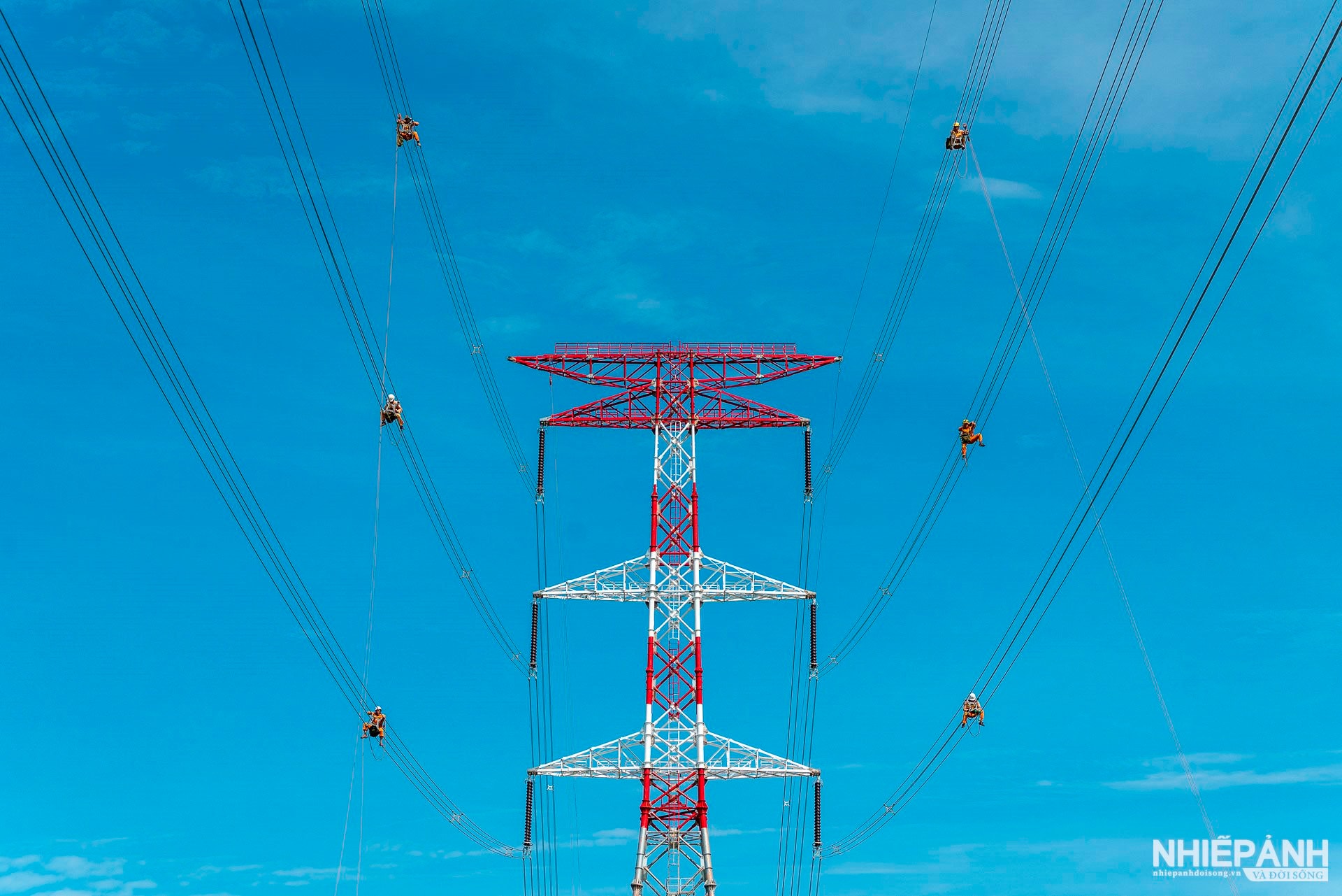 W_218-tren-cong-truong-500kv-mach-3.jpg