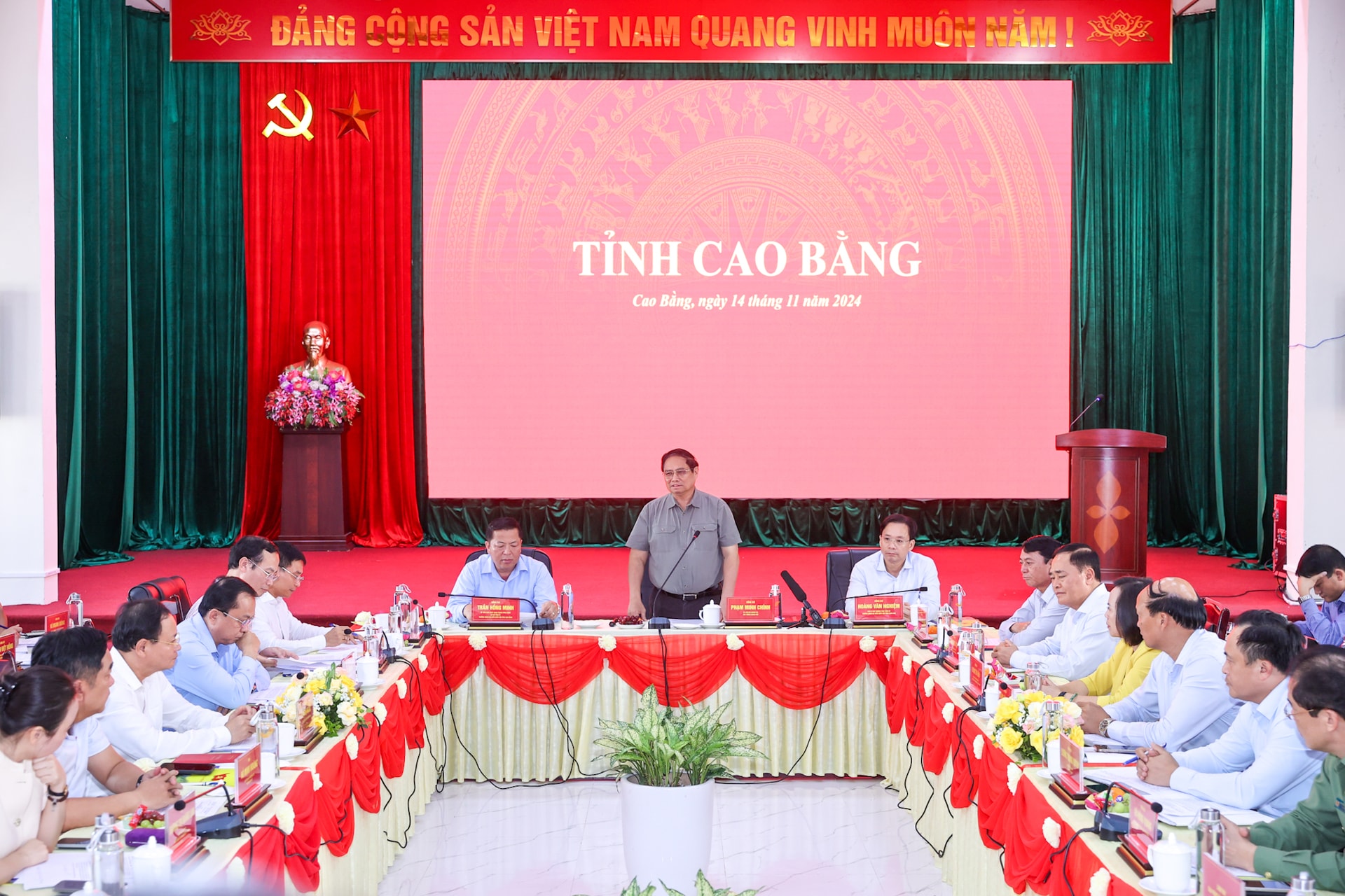 Thủ tướng: Hoàn thành 2 tuyến cao tốc tại Cao Bằng-Lạng Sơn ngay trong 2025- Ảnh 6.