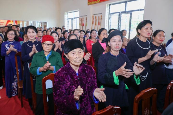 Thủ tướng dự Ngày hội Đại đoàn kết cùng đồng bào các dân tộc tỉnh Lạng Sơn - 7