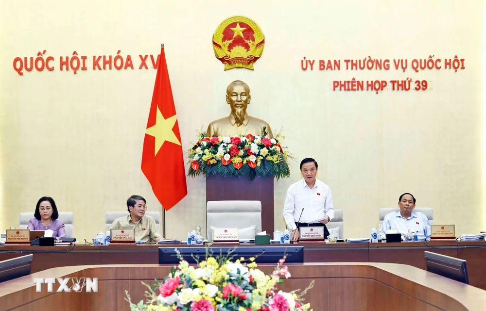 ttxvn_ubtv_quoc_hoi_cho_y_kien_ve_luat_bao_hiem_y_te_1511-3.jpg