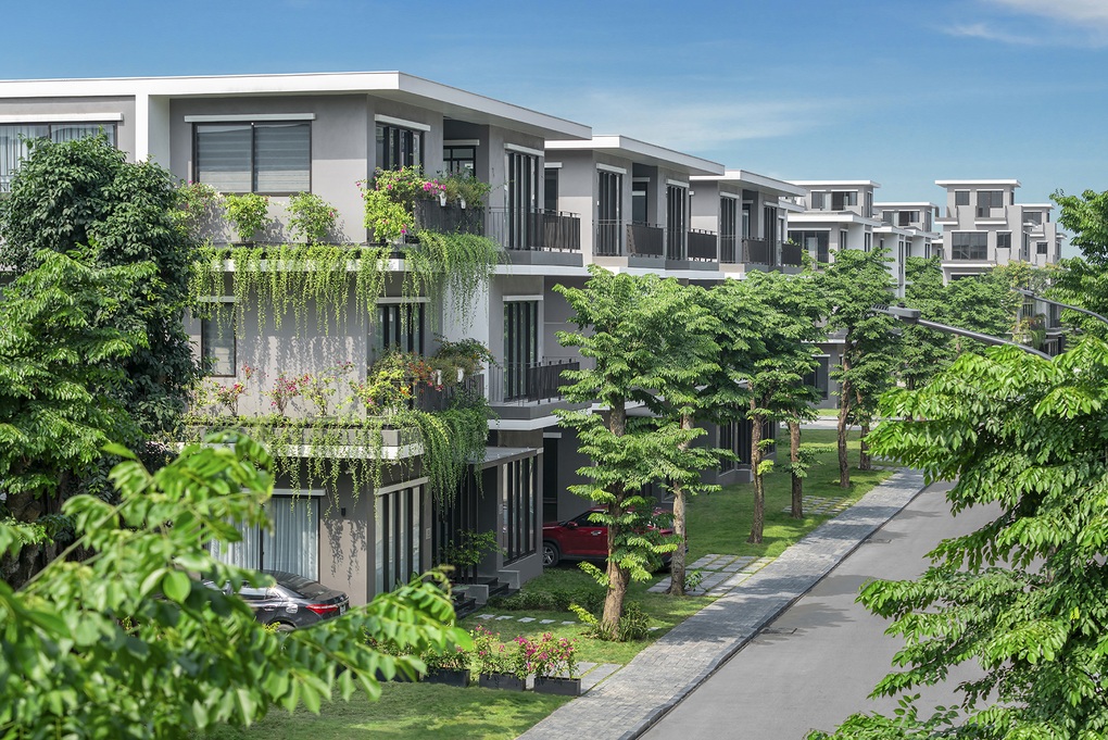 Những cư dân đầu tiên Eco Central Park nhận sổ đỏ - 2