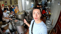 مغربی مہمان Bat Dan pho 0.png کھاتے ہیں۔