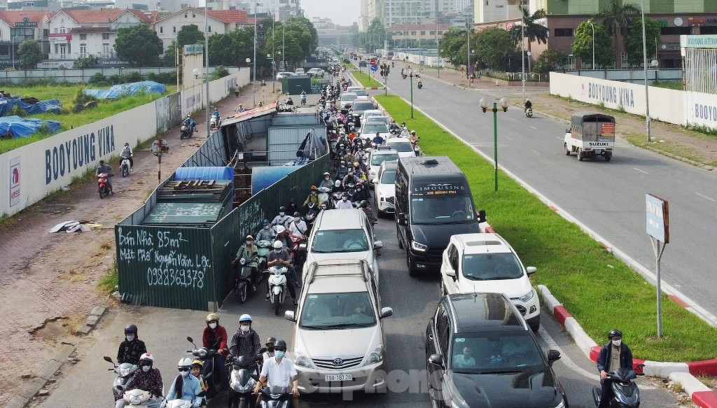 Lô cốt cũ 'đắp chiếu', lô cốt mới lại mọc trên đường Hà Nội ảnh 4