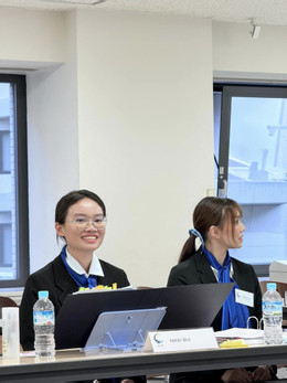 និស្សិតស្រី យ៉េន nhi2.jpg