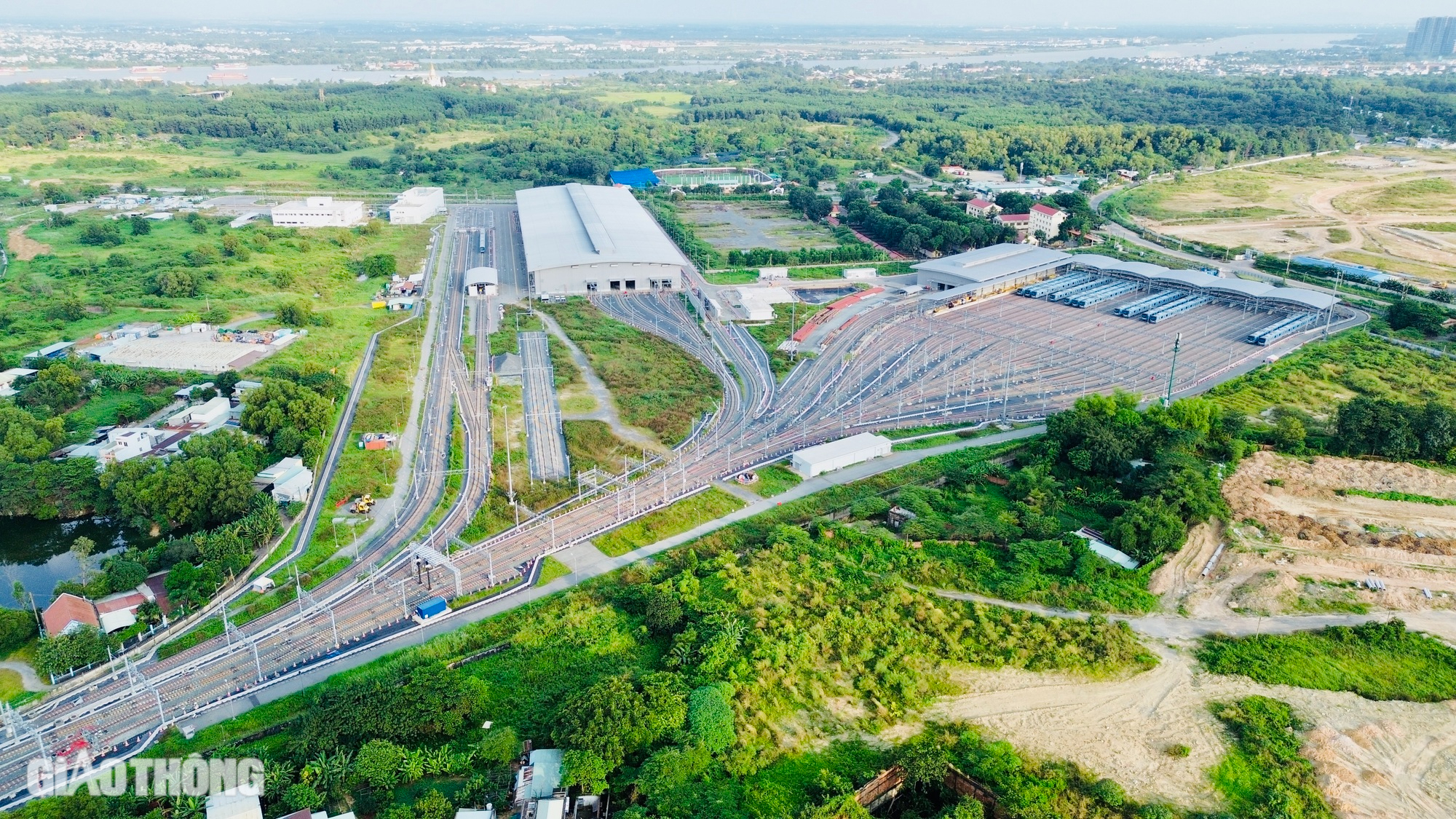 Chiêm ngưỡng vẻ hoành tráng của các nhà ga metro số 1- Ảnh 27.