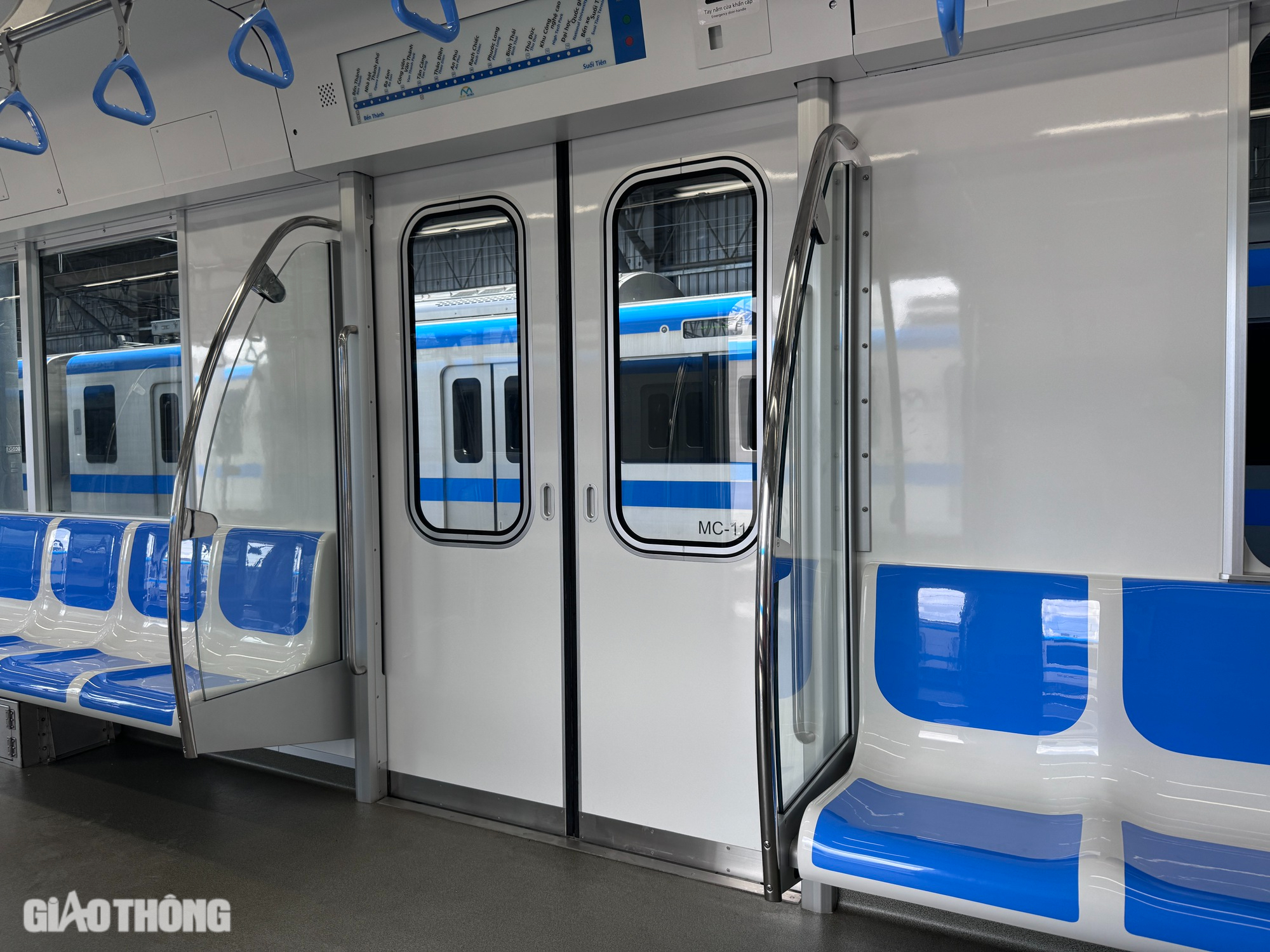 Chiêm ngưỡng vẻ hoành tráng của các nhà ga metro số 1- Ảnh 33.