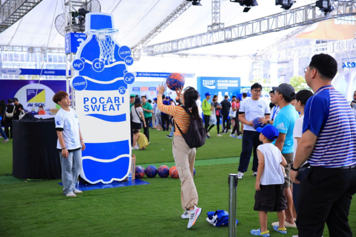 Khu vực sự kiện tại Pocari Sweat Run Việt Nam 2024 được đầu tư hoành tráng với nhiều hoạt động ấn tượng và đặc sắc.