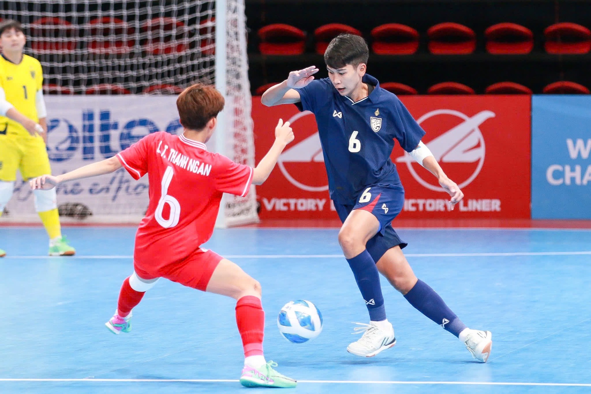 Đội tuyển futsal nữ Việt Nam thắng Thái Lan, vô địch Đông Nam Á: VFF thưởng 600 triệu- Ảnh 9.