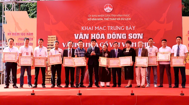 Vĩnh Phúc khai mạc trưng bày văn hóa Đông Sơn và tinh hoa cổ vật  - Ảnh 3.