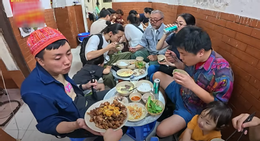 日本人ゲストがハノイでベジタリアンダックを食べる 0.png