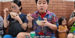 日本人ゲストがハノイでベジタリアンダックを食べる 2.gif