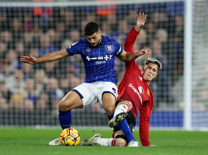 Man Utd lép vế trước đội bóng áp chót bảng xếp hạng là Ipswich Town. (Ảnh: Reuters)