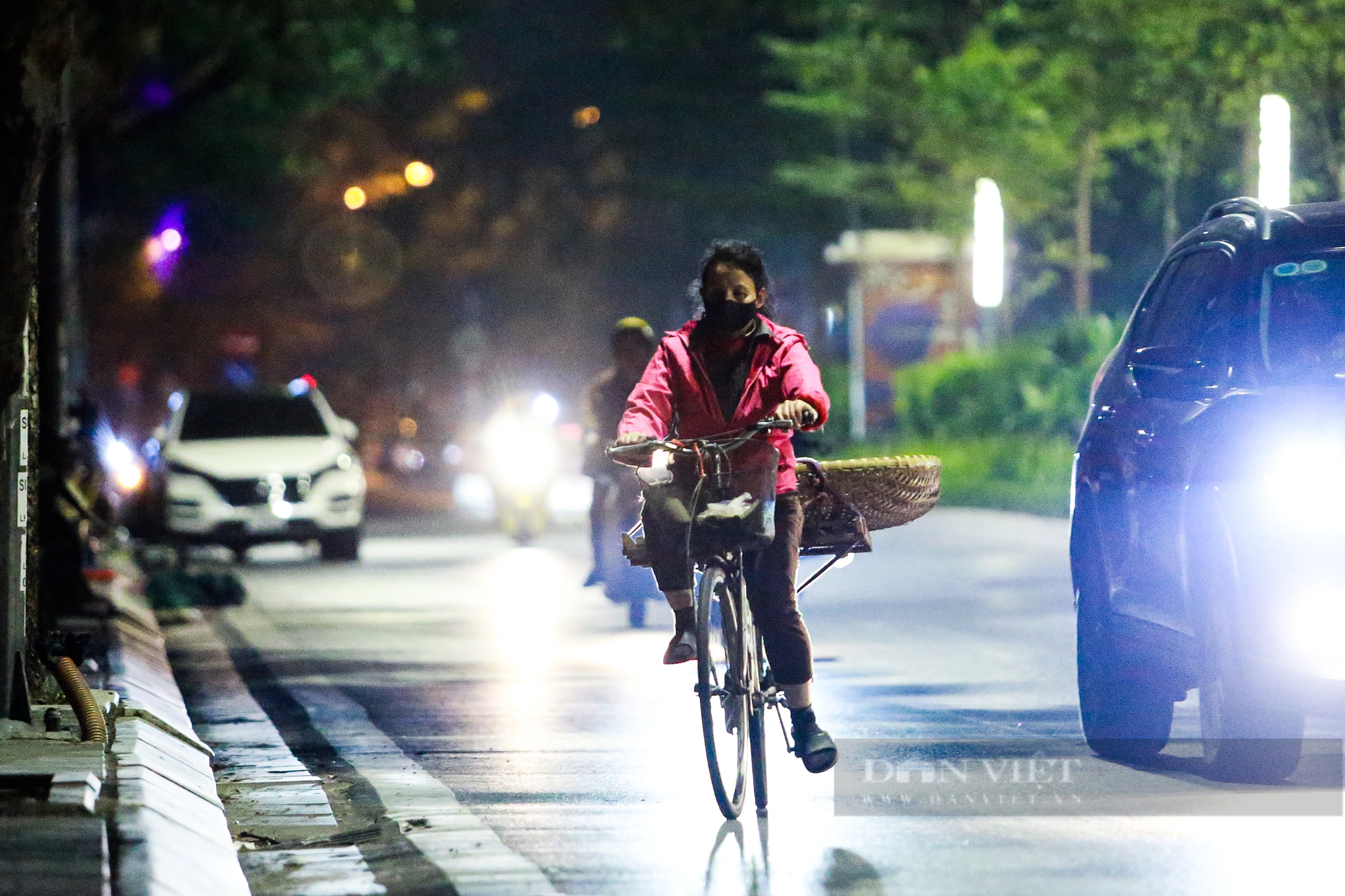 Người dân Thủ đô co ro, đốt lửa sưởi ấm trong đêm rét đậm đầu tiên- Ảnh 3.