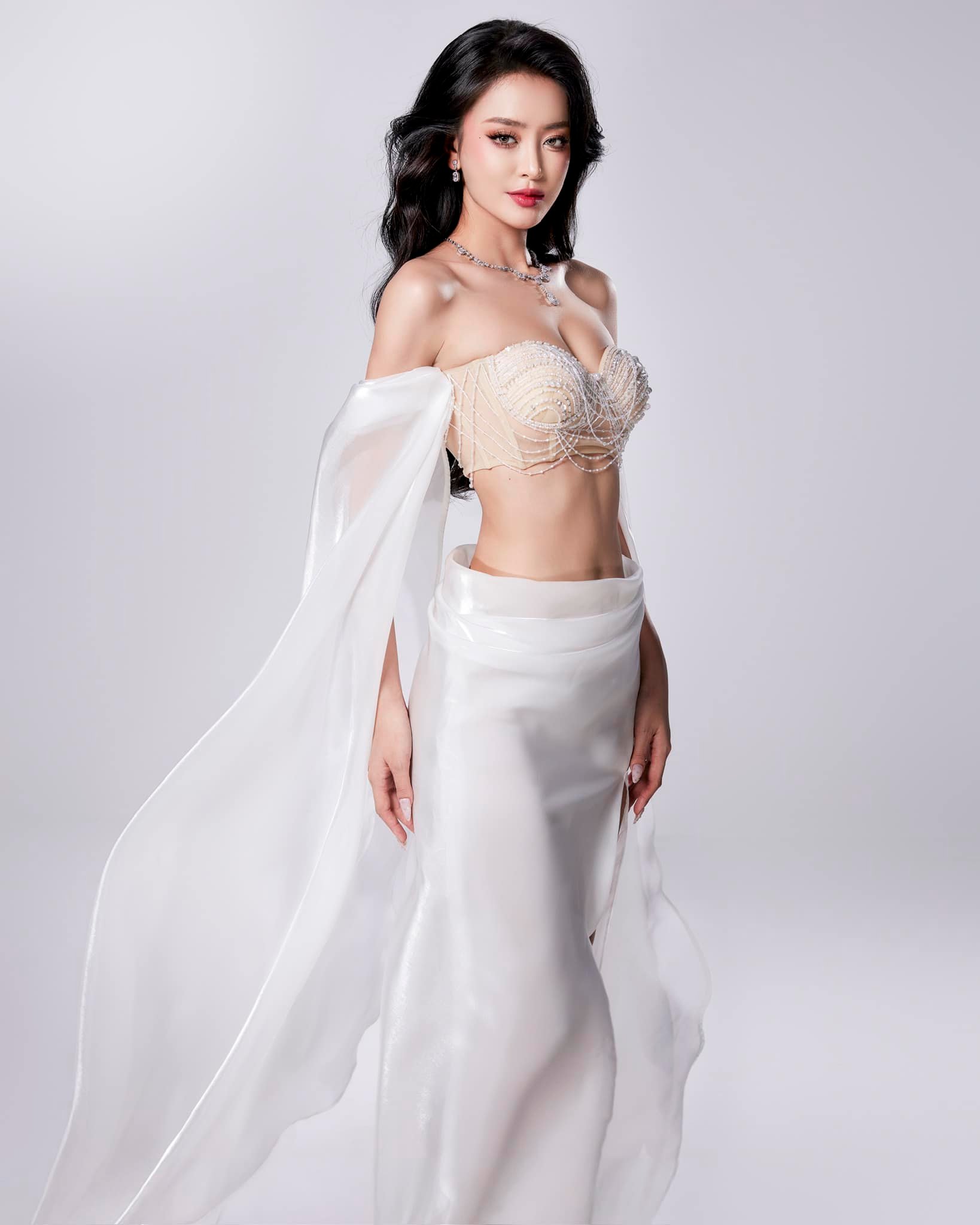 Á hậu Bùi Khánh Linh trình diễn bikini quyến rũ trước chung kết Miss Intercontinental 2024 - Ảnh 9.