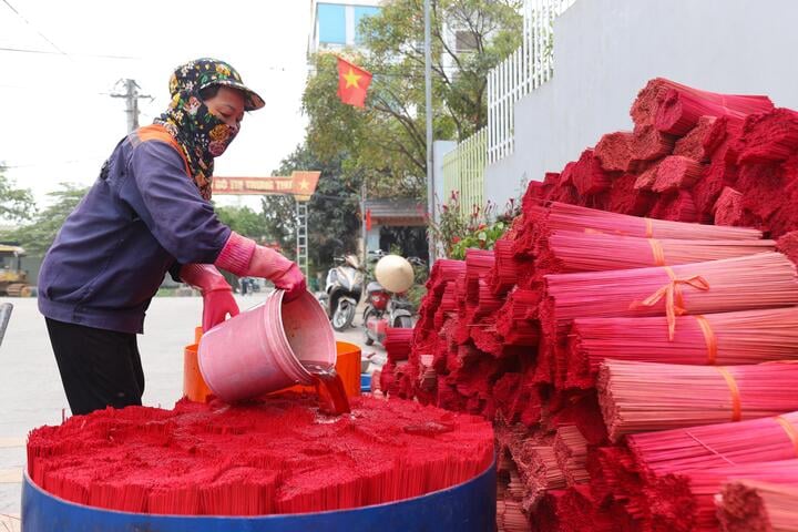 Làng hương cổ hơn 100 năm tuổi ở Hà Nội tất bật vào vụ Tết - 8