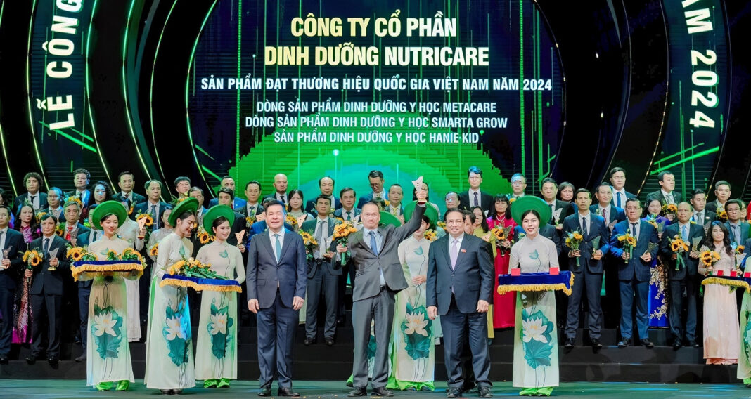 Dòng sản phẩm Dinh dưỡng Y học Smarta Grow được vinh danh Thương hiệu quốc gia