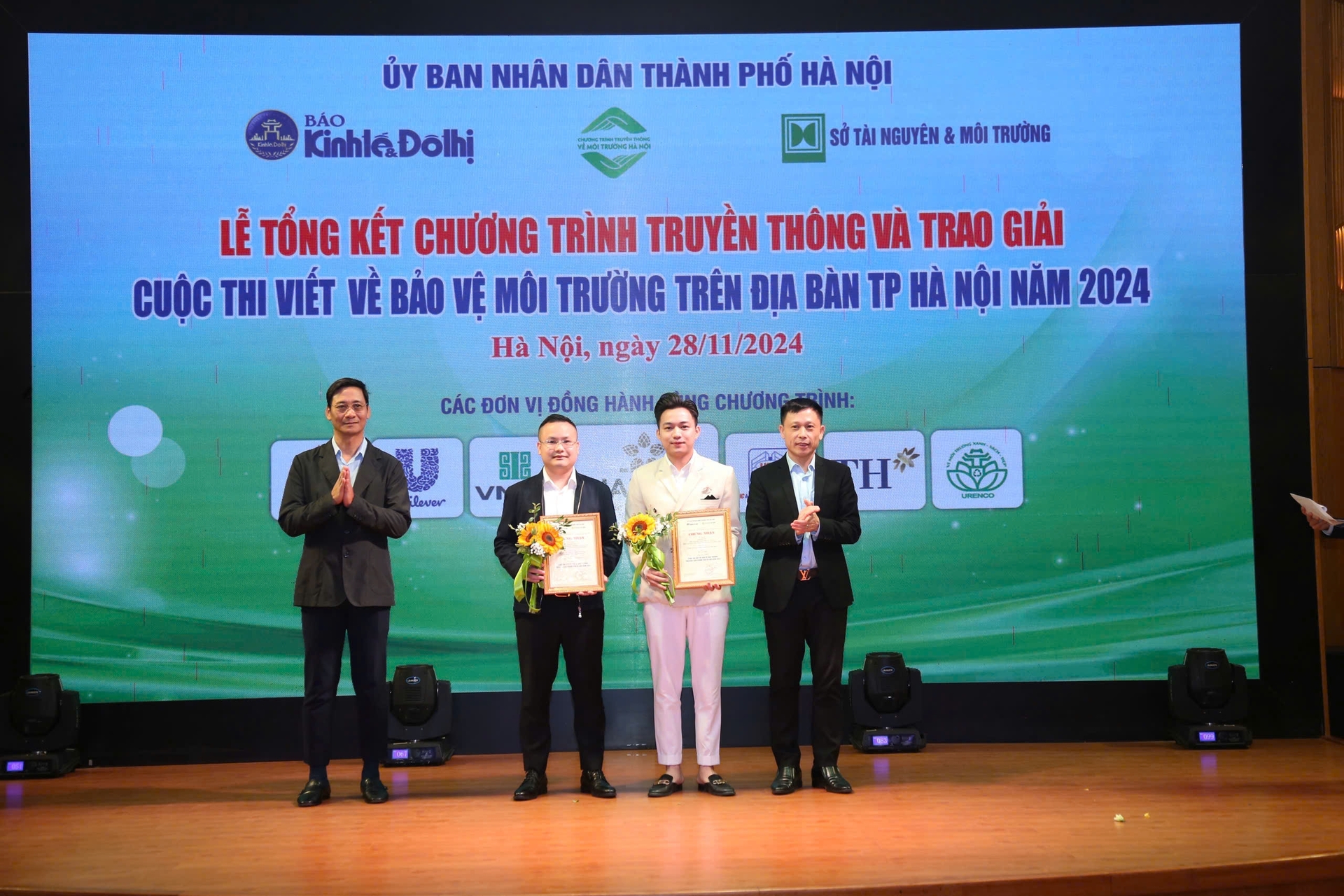 trao giai chuong trinh truyen thong ve bao ve moi truong tren dia ban ha noi hinh 2