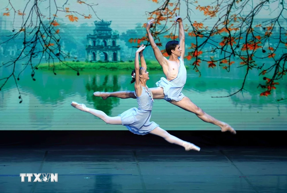 ttxvn_doan_nghe_si_nha_hat_ballet_quoc_gia_cuba_tai_viet_nam_2811-3.jpg