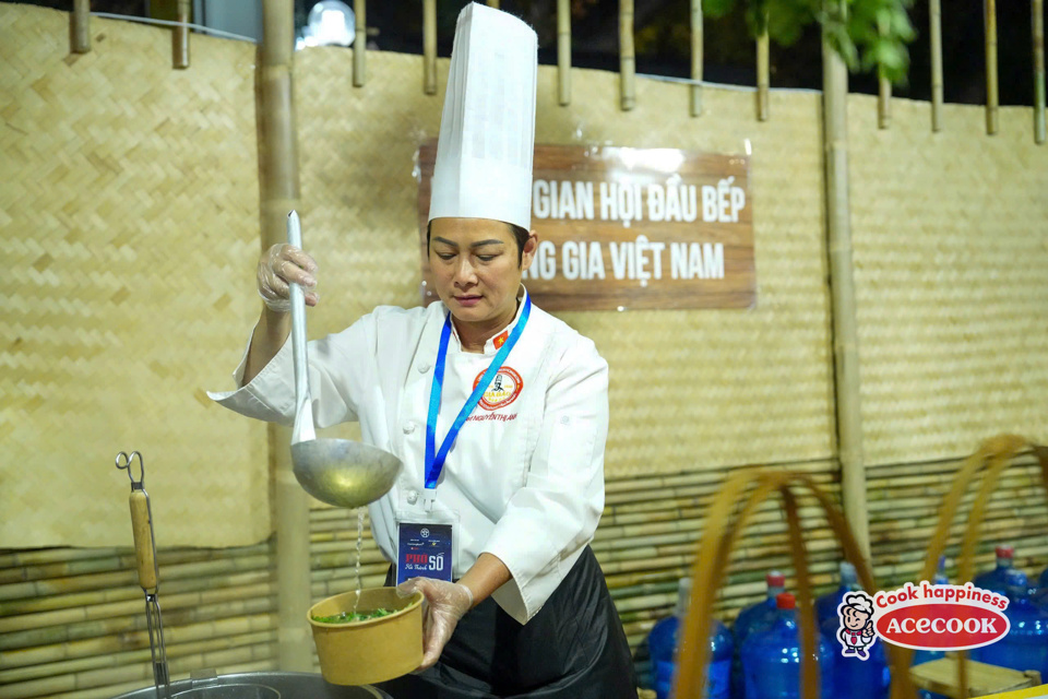 “Phở Hà Nội” được đưa vào Danh mục Di sản Văn hóa Phi vật thể quốc gia không chỉ là sự ghi nhận về giá trị lịch sử và văn hóa, khoa học của di sản mà còn mở ra cơ hội bảo tồn và phát triển bền vững tinh hoa ẩm thực truyền thống của Thủ đô.