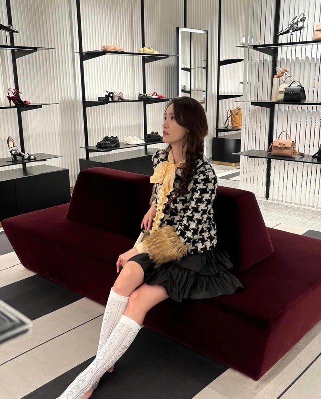 Yoona và Irene đẹp mãn nhãn với áo vải tweed, chuẩn visual tài phiệt- Ảnh 2.