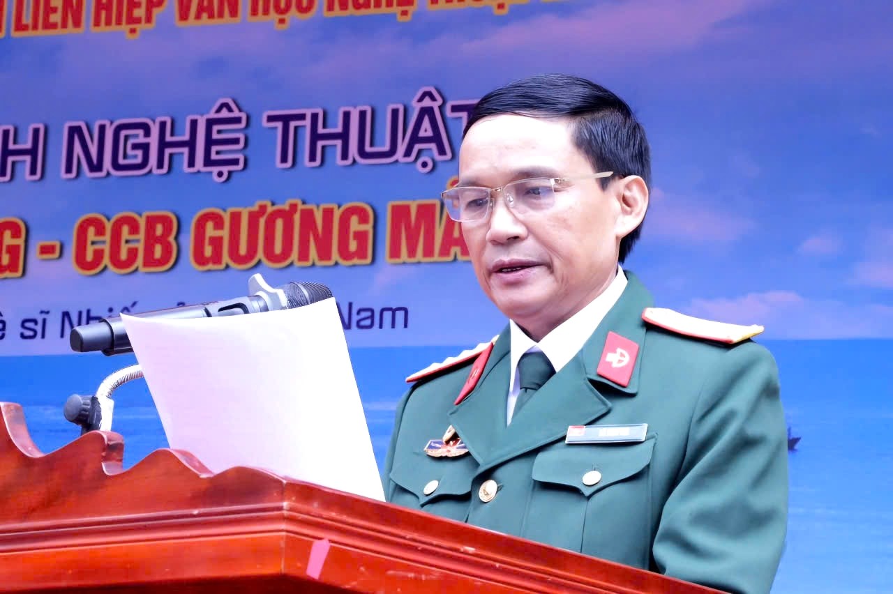 trien lam anh chu de quan doi anh hung  cuu chien binh guong mau cua nha bao le anh thi hinh 3