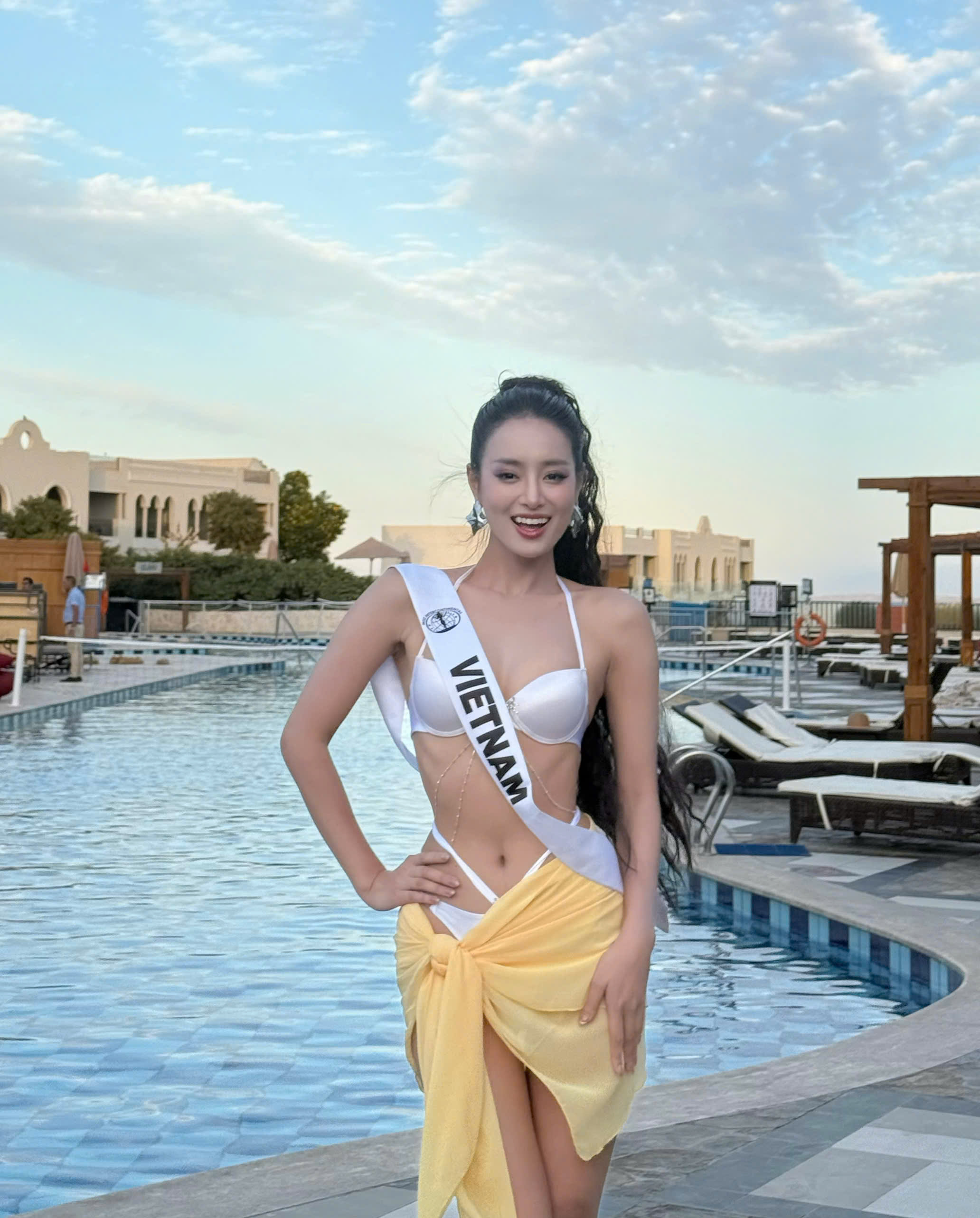 Á hậu Bùi Khánh Linh trình diễn bikini quyến rũ trước chung kết Miss Intercontinental 2024 - Ảnh 1.