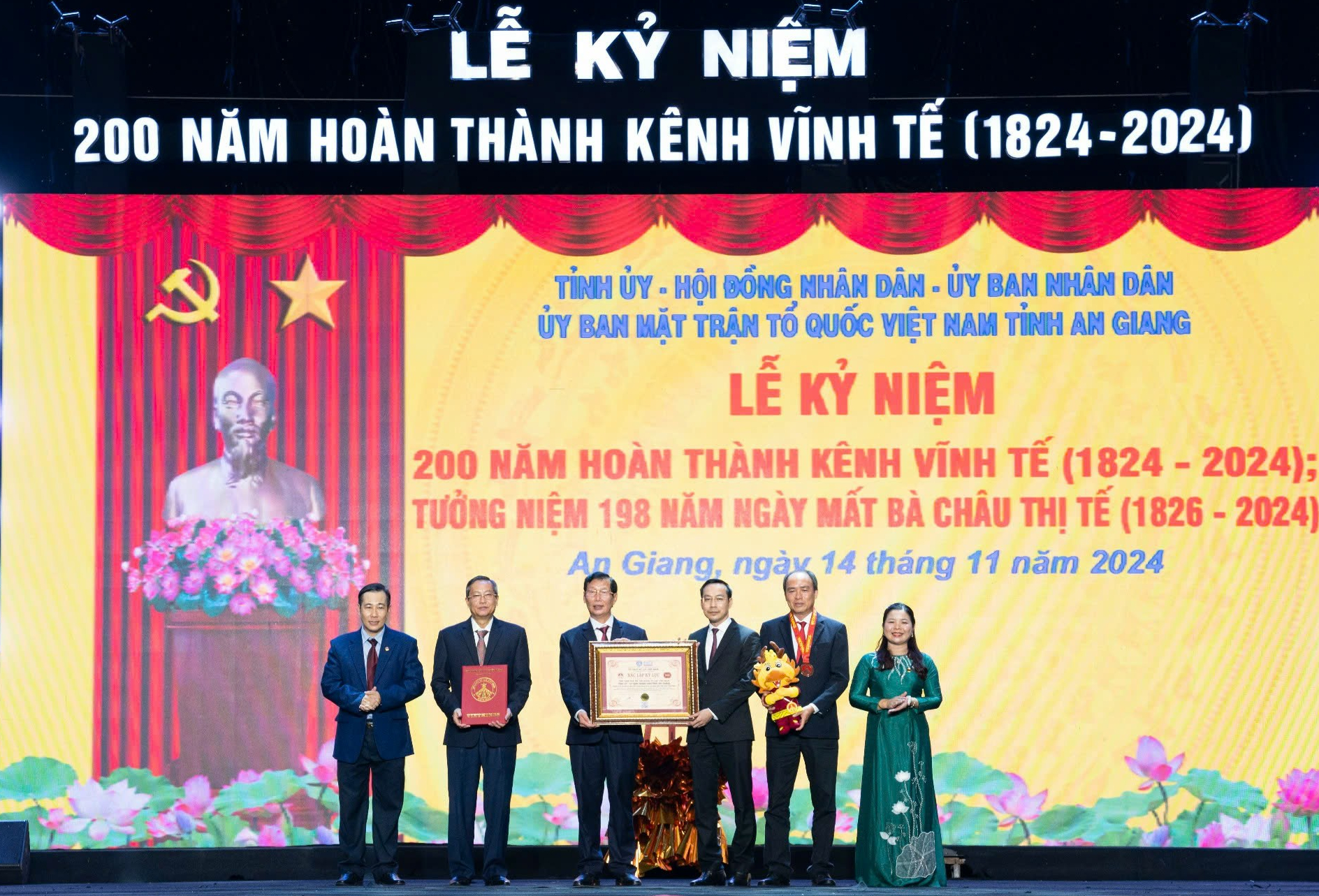 An Giang long trọng tổ chức lễ kỷ niệm 200 năm hoàn thành Kênh Vĩnh Tế- Ảnh 2.