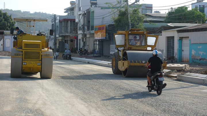 Đẩy nhanh thi công các dự án là một trong những nhiệm vụ nhằm bảo đảm tiến độ giải ngân vốn đầu tư công trên địa bàn tỉnh. (Ảnh: Phú Xuân)