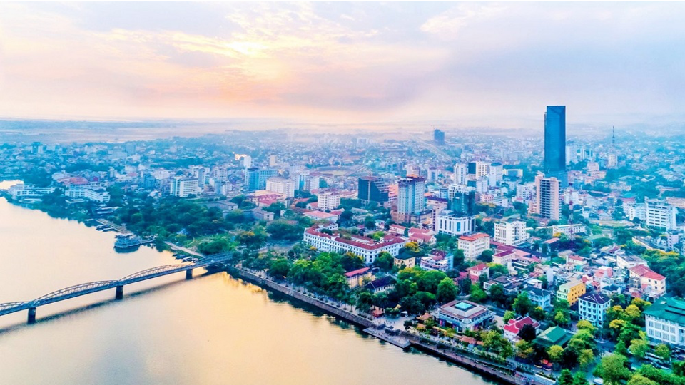 Thành phố Huế ngày càng khang trang, hiện đại, văn minh, phát triển gắn với bảo tồn và phát huy các giá trị di sản, văn hóa Huế - Ảnh: Đăng Tuyên