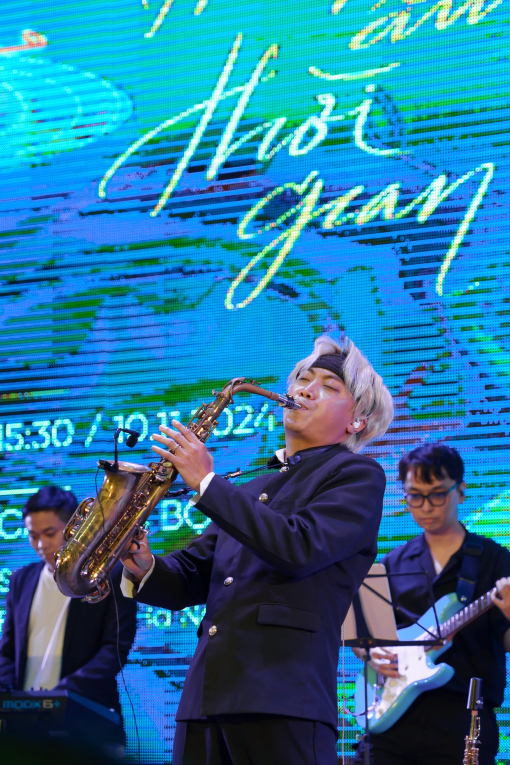 Con trai 9X của NSND Thái Bảo ra mắt album hòa tấu saxophone - 1