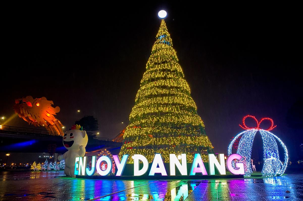 da nang to chuc le hoi giang sinh keo dai 20 ngay hinh 1