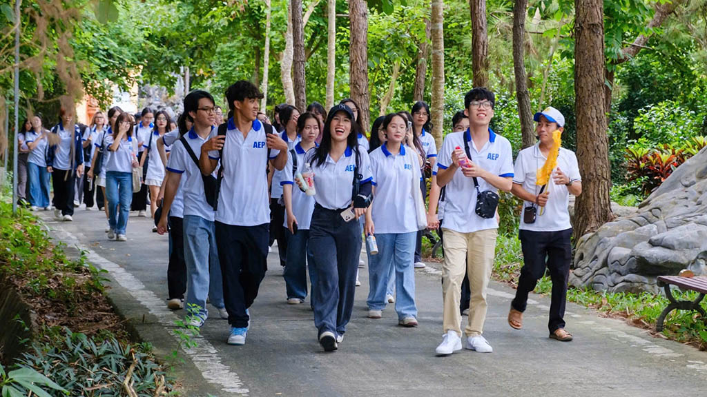 Để sinh viên ra trường hết 'lơ ngơ'- Ảnh 1.