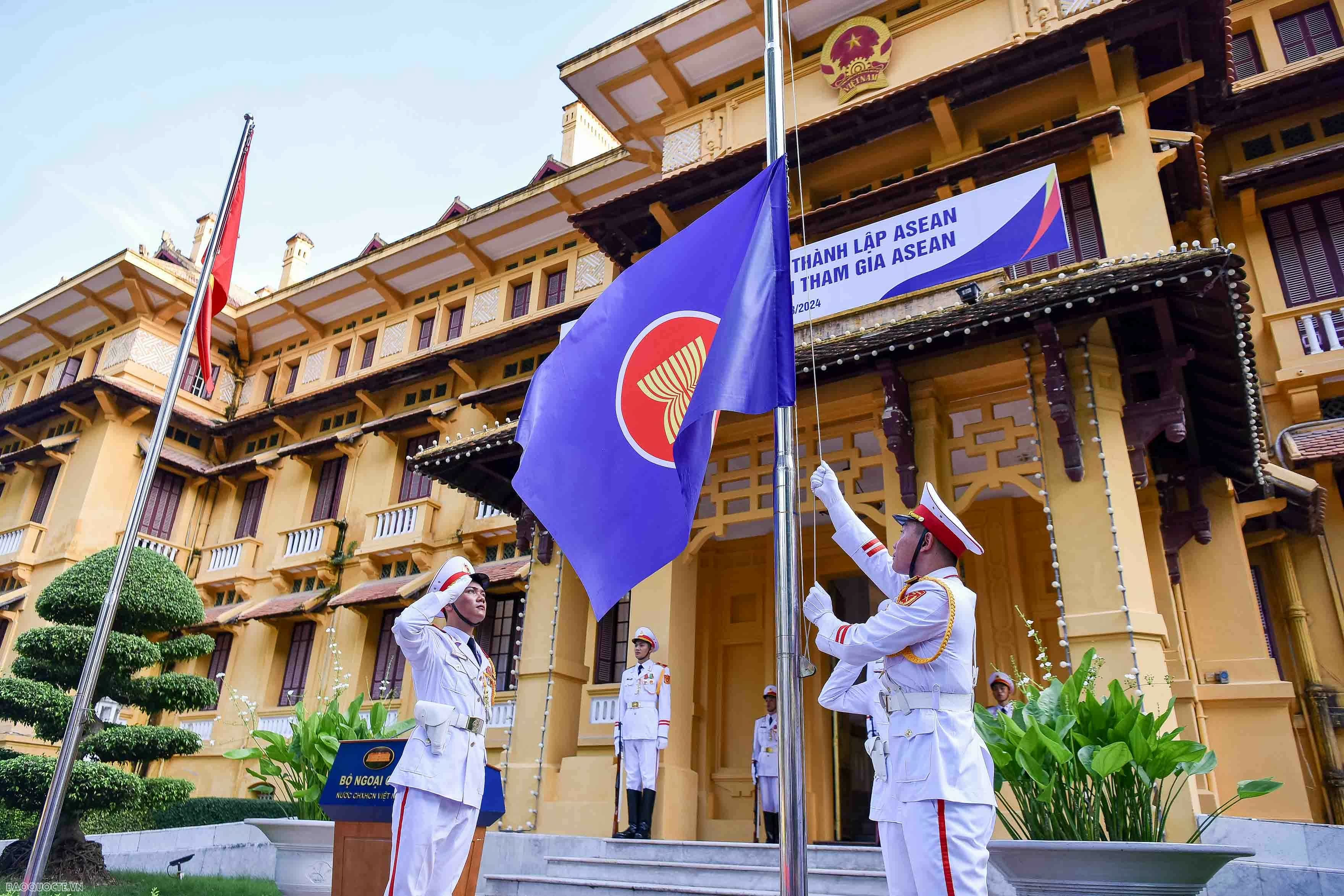 Việt Nam cùng ASEAN:  Đổi mới để bay cao, sáng tạo để vươn xa, hội nhập để phát triển