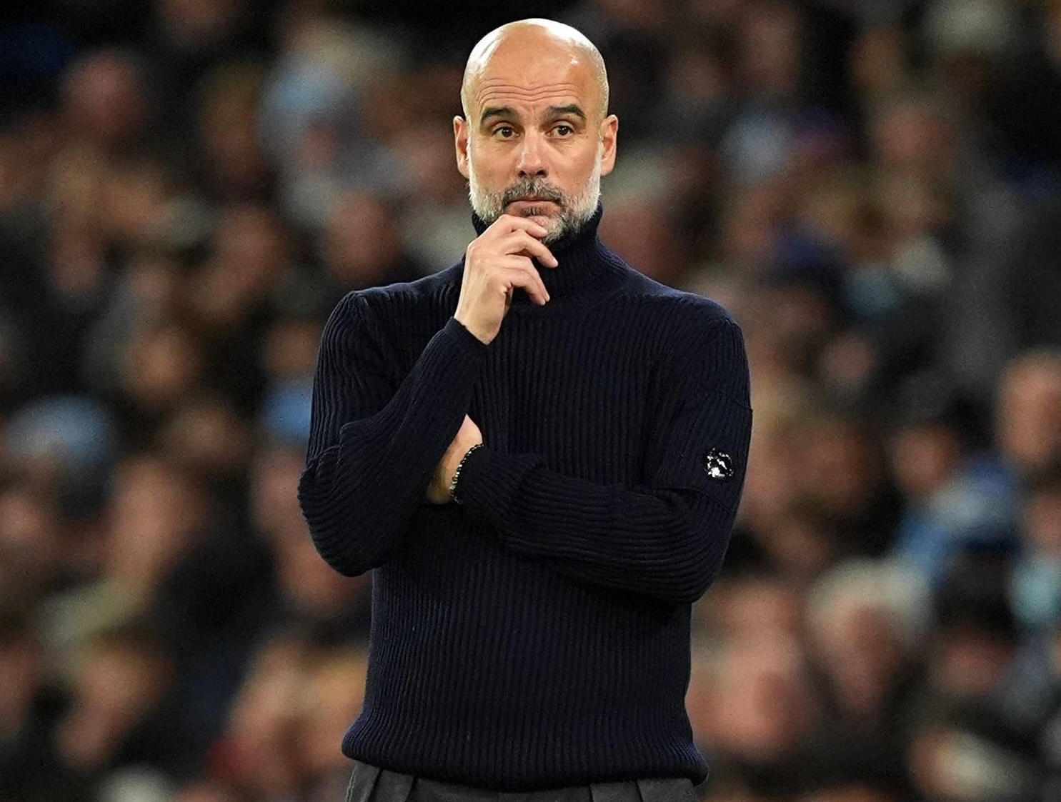 HLV Pep Guardiola đang chịu sức ép trước sự sa sút không phanh của Man City