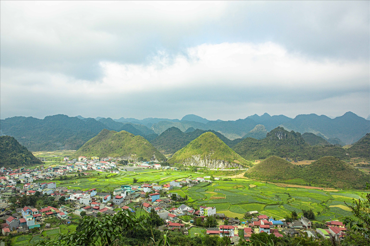 Diện mạo Thị trấn Tam Sơn, huyện Quản Bạ, tỉnh Hà Giang ngày một đổi khác nhờ nguồn lực từ 3 Chương trình MTQG