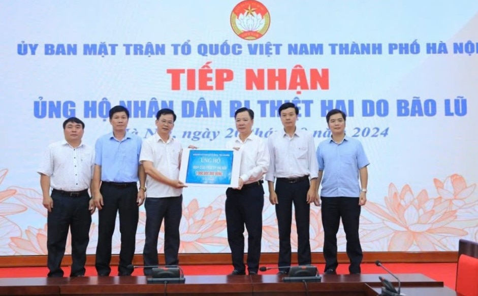 Ủy ban Mặt trận Tổ quốc Việt Nam TP Hà Nội tổ chức tiếp nhận ủng hộ Nhân dân bị thiệt hại do bão lũ (tháng 9/2024)