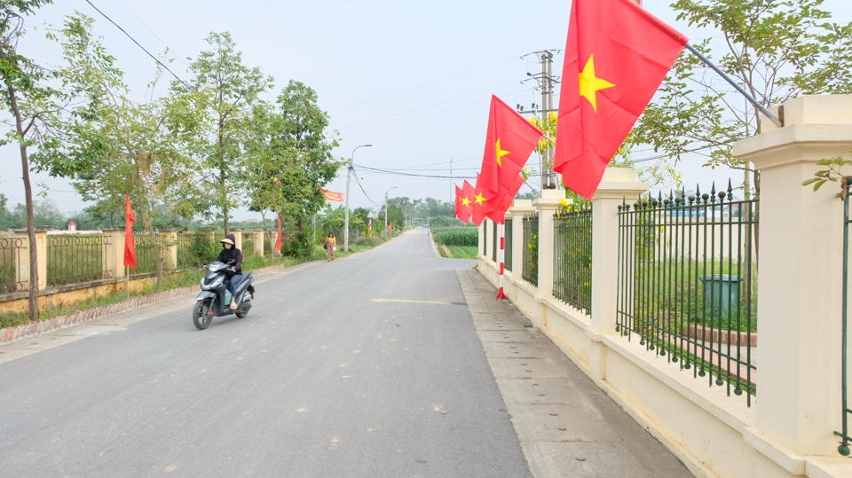 Đường giao thông phong quang, sạch đẹp tại xã Phong Vân.