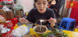 แขกคนแรกทานบุ๋นฉาฮานอย 0.gif