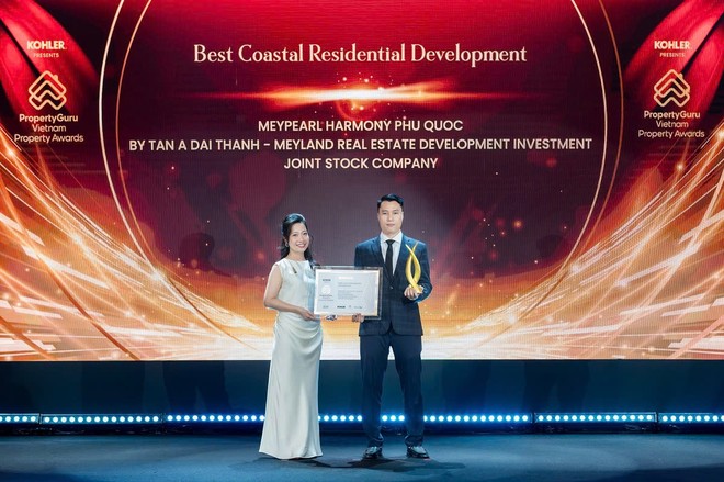 Đại diện Chủ đầu tư dự án Meypearl Harmony Phú Quốc nhận giải thưởng Best Coastal Residential Development 2024