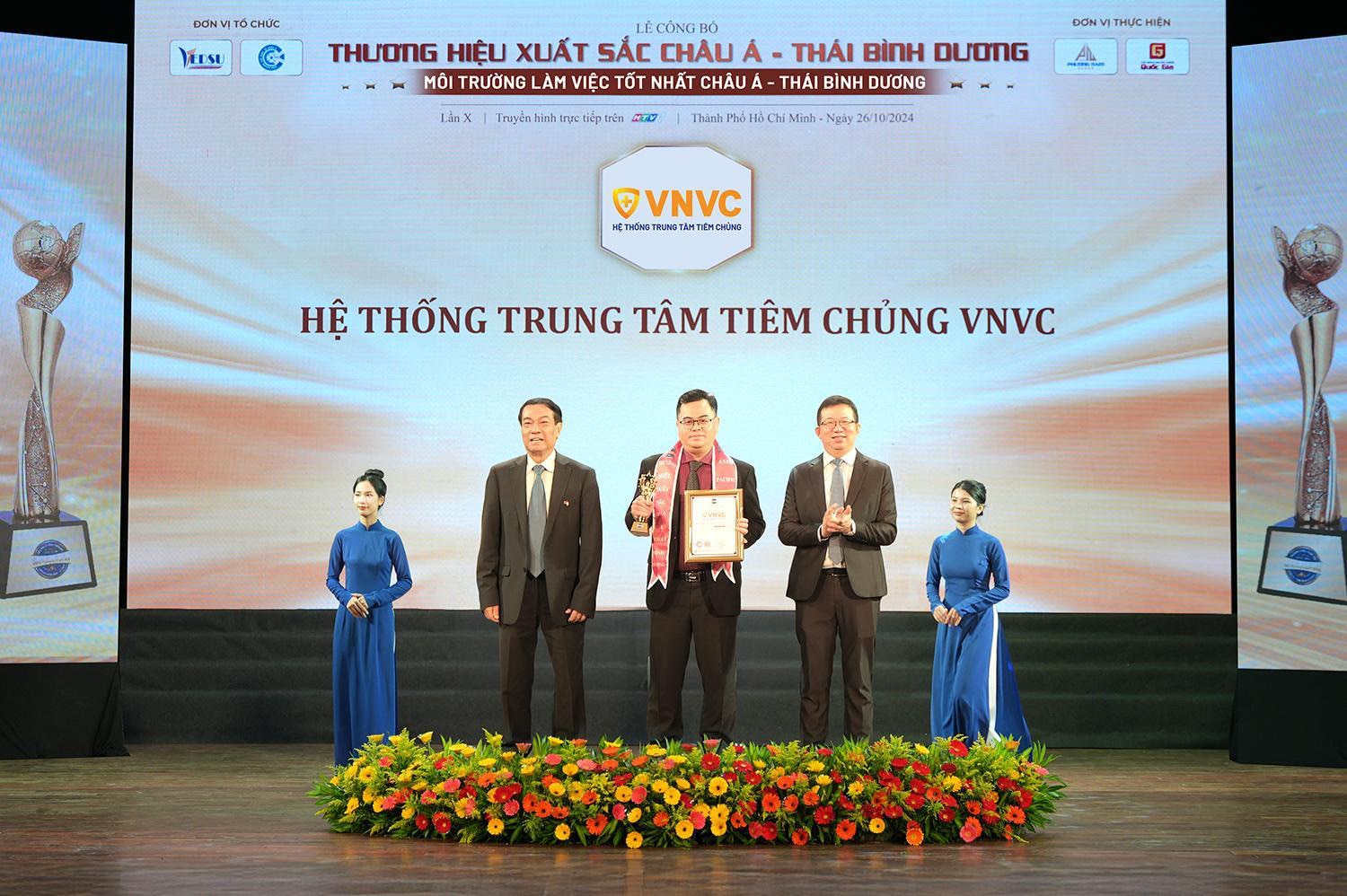 Môi trường làm việc ở VNVC được đánh giá tốt nhất châu Á - Thái Bình Dương - Ảnh 1.