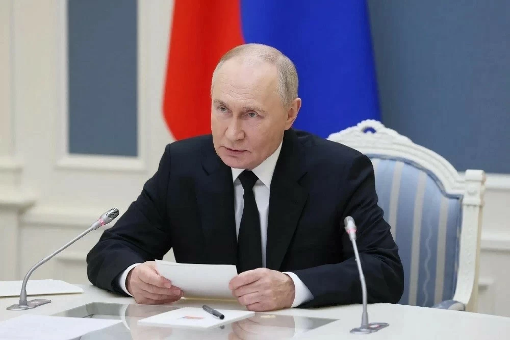 Ảnh ấn tượng (28/10 3/11): Tổng thống Putin quyết một điều về lực lượng hạt nhân, Triều Tiên nói sát cánh đến khi Nga thắng, ‘nóng’ bầu cử Mỹ