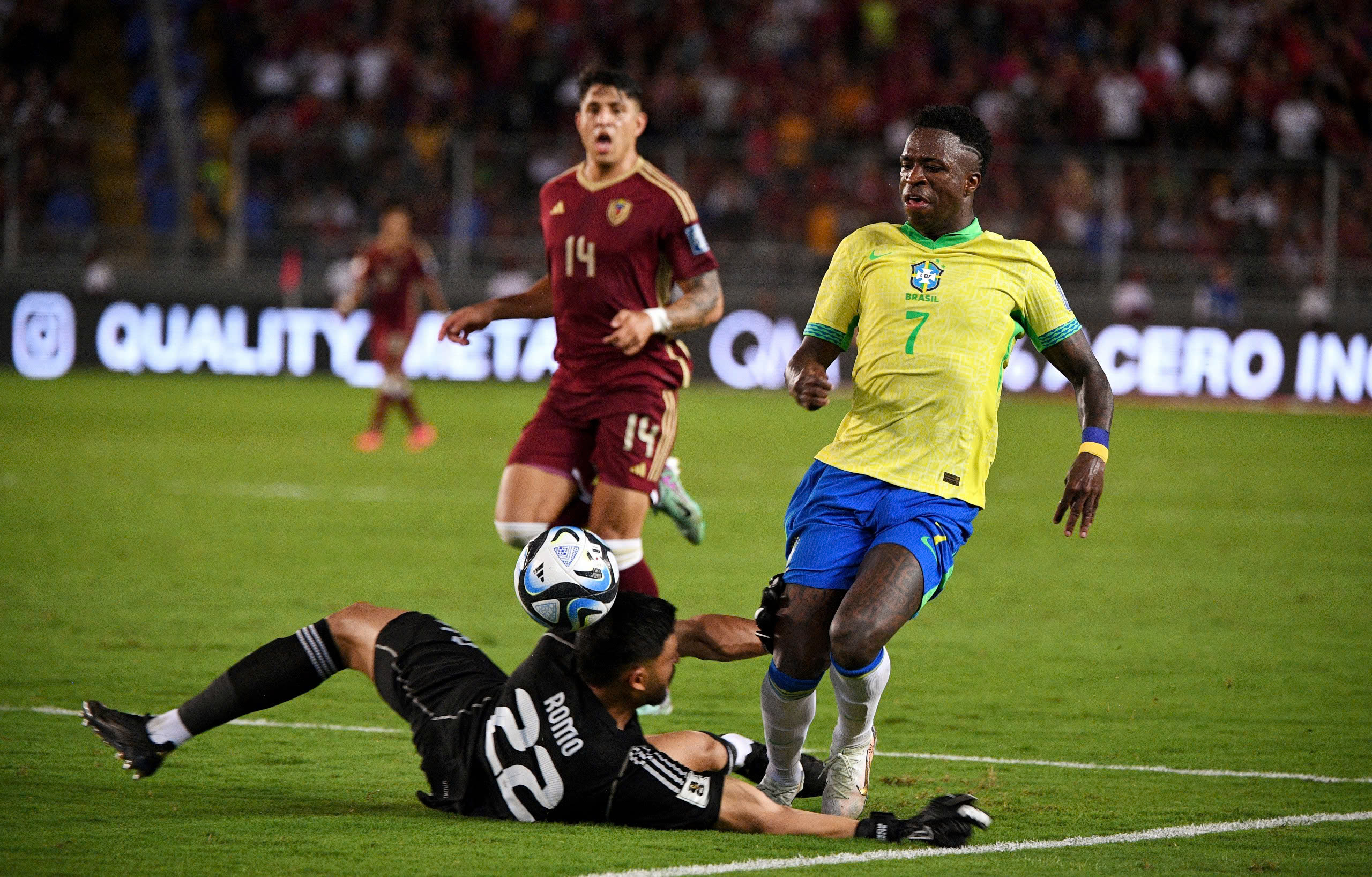 Nghịch lý của Vinicius ở đội tuyển Brazil- Ảnh 1.