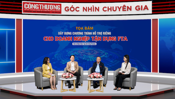 Các chuyên gia tại Tọa đàm: Xây dựng chương trình hỗ trợ riêng cho doanh nghiệp tận dụng FTA”